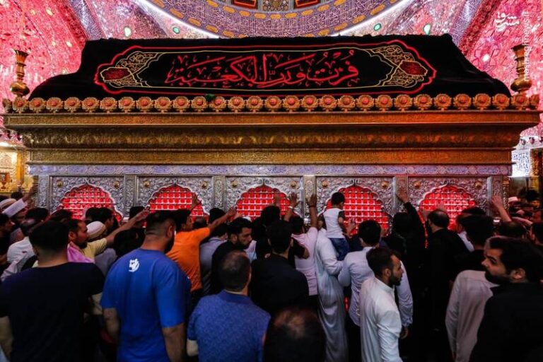 عکس/ احیای شب بیست و یکم رمضان در کربلا