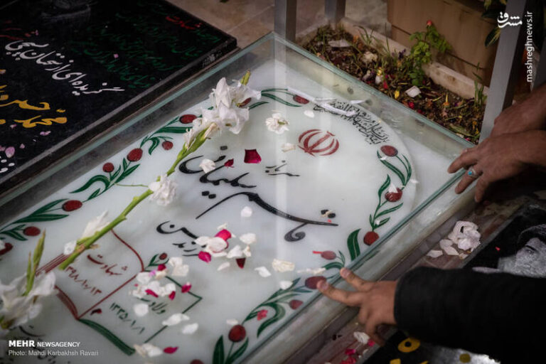 حال و هوای مزار حاج قاسم در روز قدس+ تصاویر