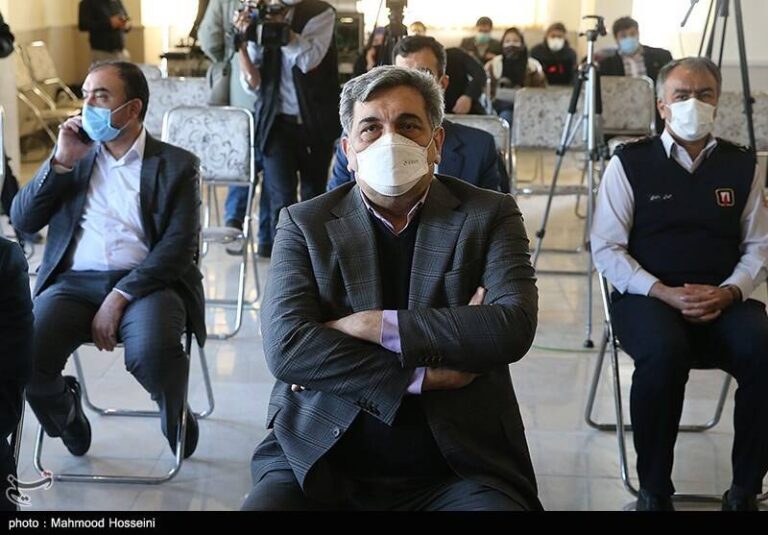 چراغ قرمز ۱۱ ماهه پاستور نشینان برای حناچی