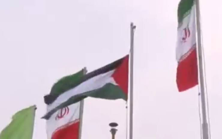 اهتزاز پرچم فلسطین در گنبد کاووس