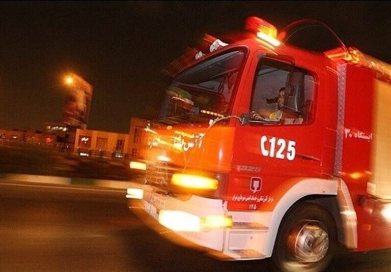 آتشسوزی در انبار مملو از لوازم خانگی در جنوب تهران