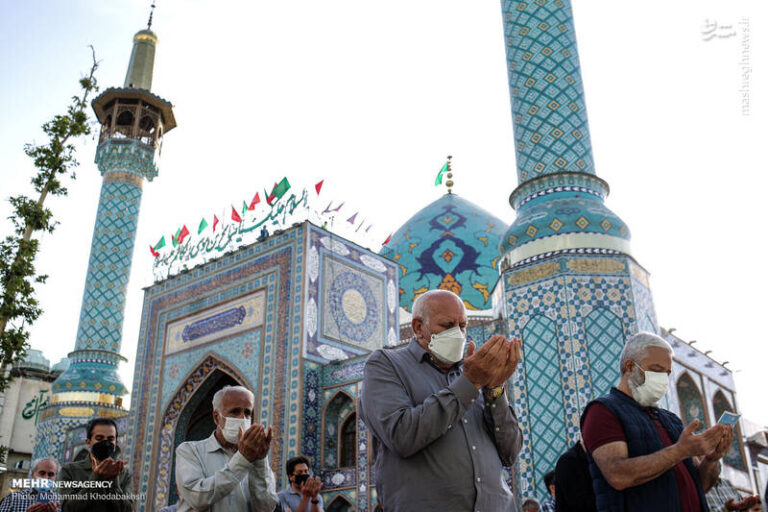 عکس/ اقامه نماز عید فطر در امامزاده صالح (ع)