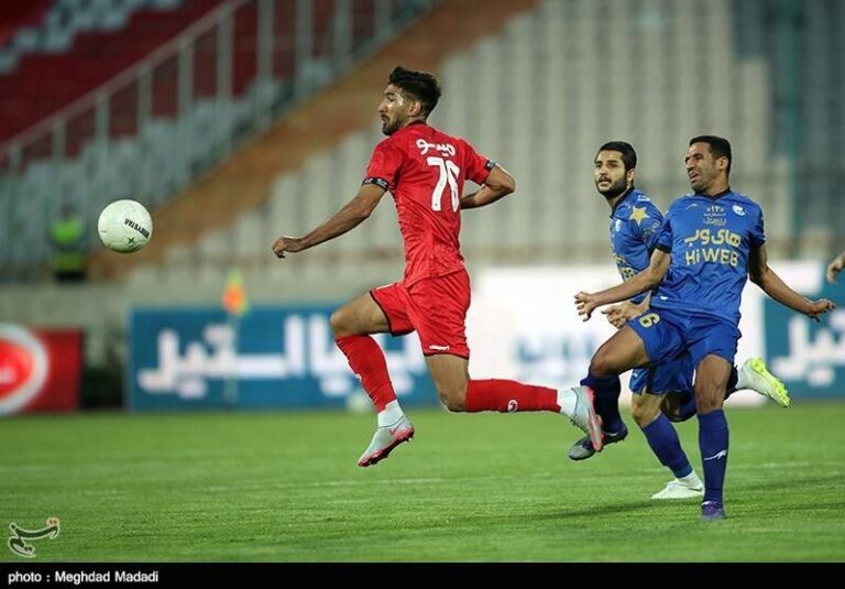 مغانلو: پرسپولیس همین الان هم قهرمان است