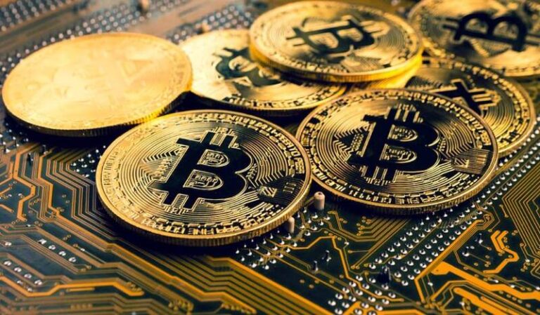 بیت کوین در معاملات امروز با چه قیمتی معامله شد؟