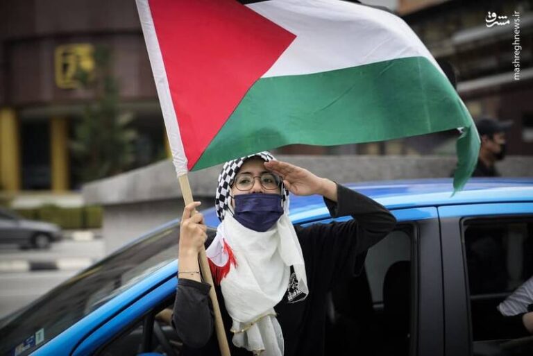 عکس/ خوشحالی مردم مالزی از پیروزی مقاومت فلسطین