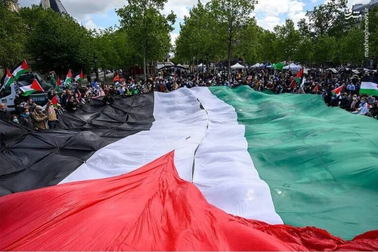 عکس/ تجمع حمایت از فلسطین در هوای بارانی