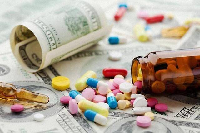 ارز واردات دارو گم شد؟/ بانک مرکزی: ۷۷۰ میلیون دلار پرداخت شد