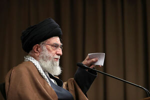 رهبر انقلاب: آمریکا باید از سوریه و عراق برود