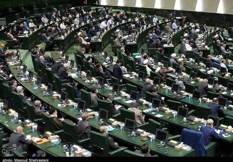 الزام مجلس برای تعیین سرفصل «جنایات استکبار» در کتب درسی