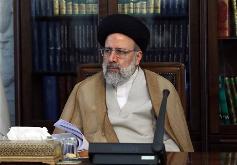 فرق رئیسی با روحانی و ظریف