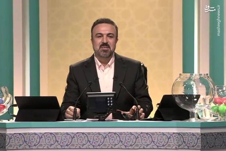 عکس/ مجری برنامه مناظره انتخابات ۱۴۰۰