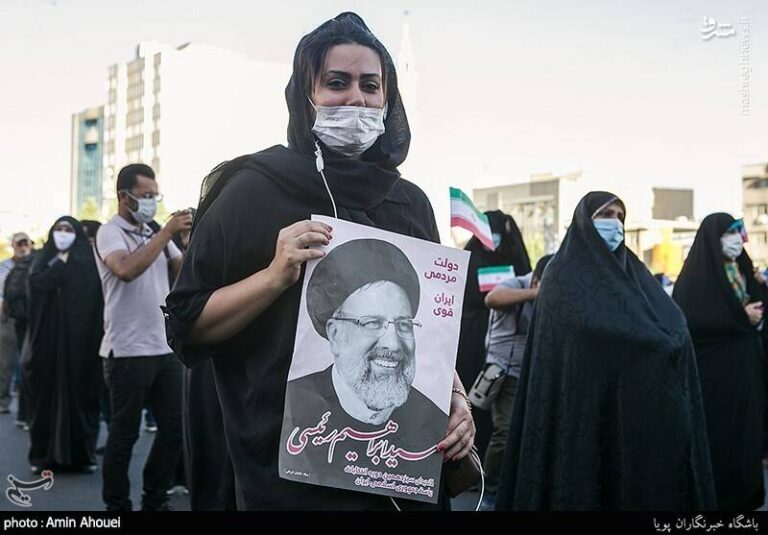 عکس/ گردهمایی حامیان رئیسی در میدان ولیعصر(عج)