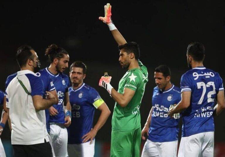 قراردادهای نجومی کار دست استقلال داد