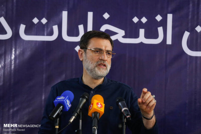 قاضیزادههاشمی: برای تغییر شرایط کشور، باید پای صندوق رأی برویم