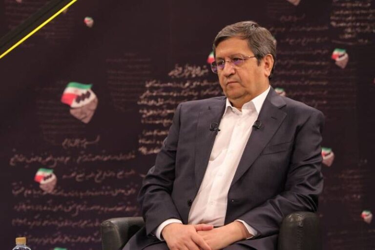 باید سالانه حداقل ۶۰۰ هزار واحد مسکونی بسازیم/ سهم تحریمها در مشکلات کشور، بالای ۵۰ درصد است/ جلوی…